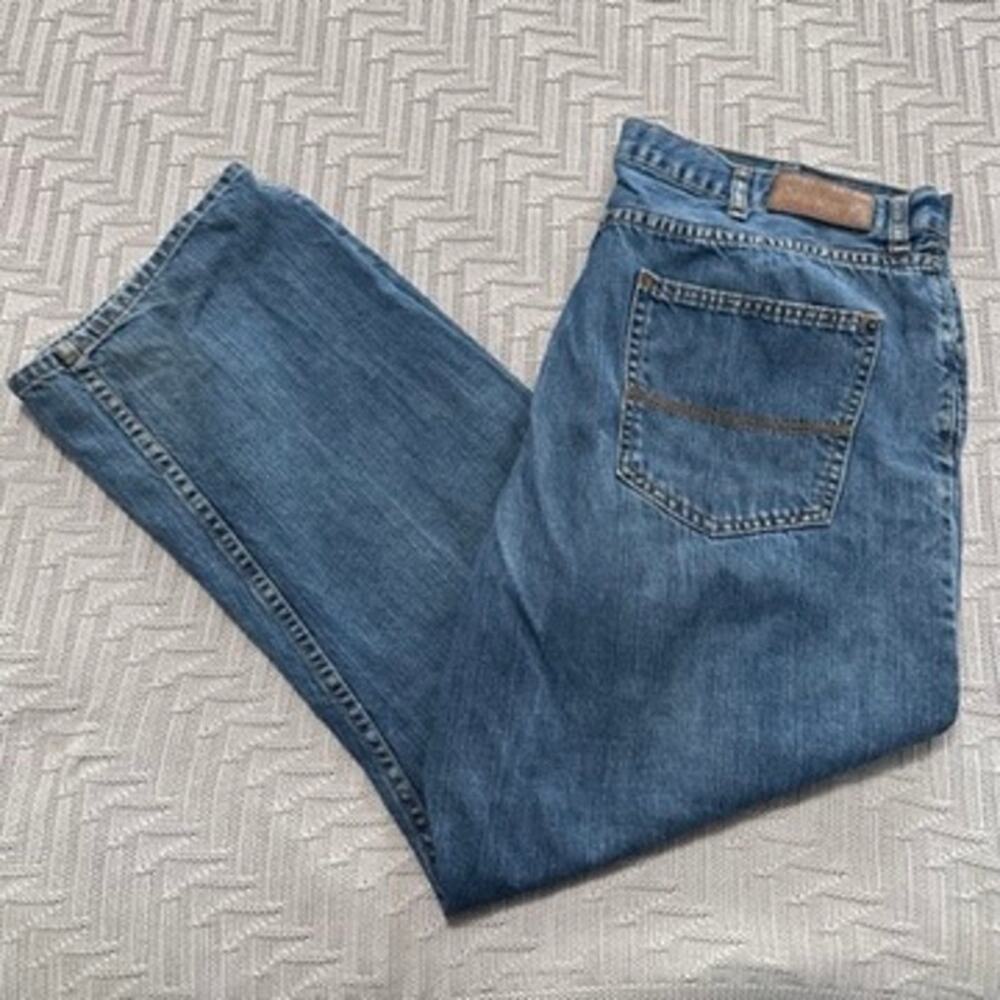 Tommy Hilfiger straight leg relaxed fit jeans size 40